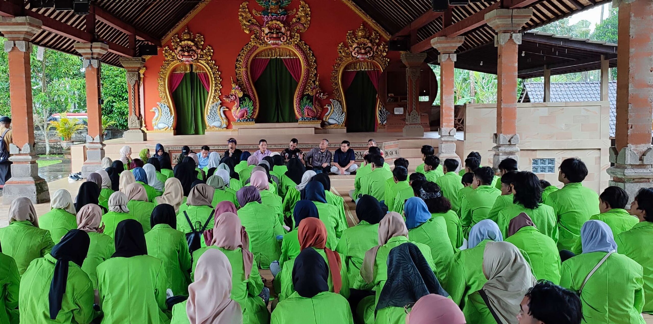 Mahasiswa PMI FDK UIN Walisongo Semarang Laksanakan Kuliah Lapangan di Desa Paling Bersih di Dunia