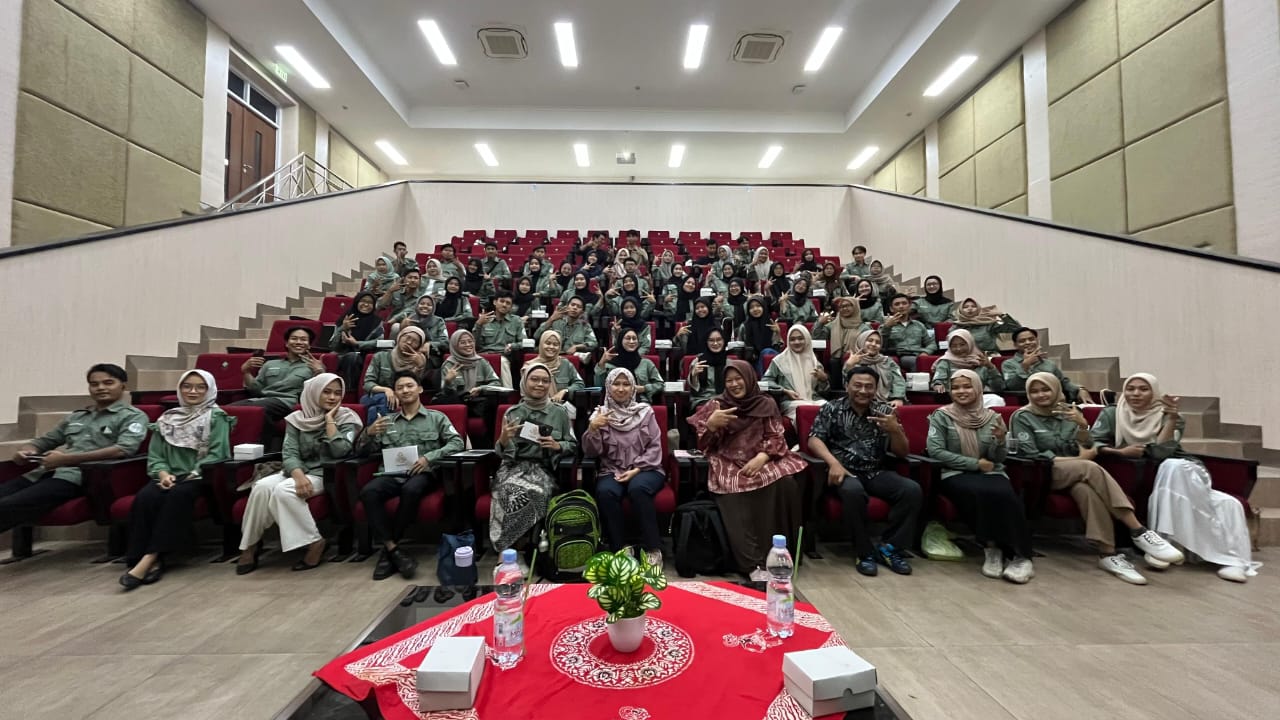 Bandingkan Demokrasi Serta Internet di Asia Tenggara dan Eropa, WPRC UIN Walisongo Semarang Gelar Seminar Kuliah Tamu