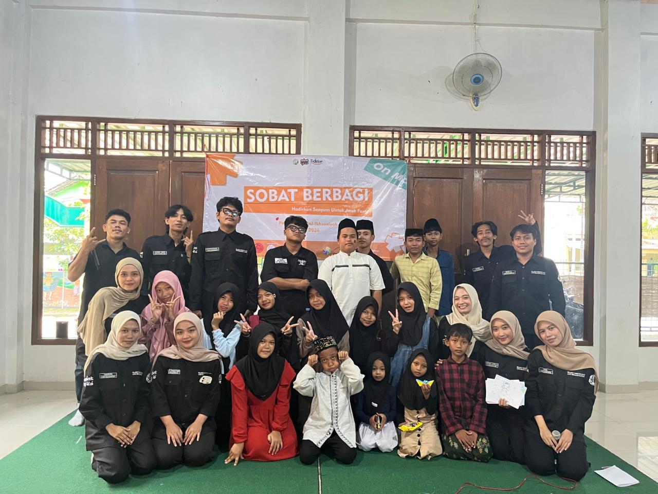 Belajar Event Management Lewat Aksi Nyata, Mahasiswa KPI UIN Walisongo Berbagi Kebahagiaan di Panti Asuhan